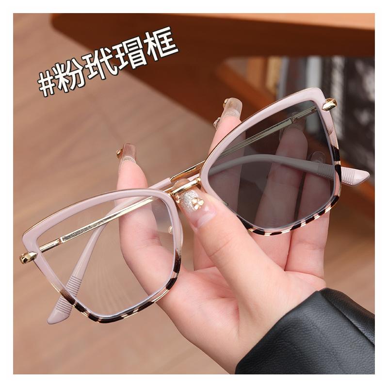 New metal color-changing anti-blue glasses fashion square anti-blue glasses European and American color-changing glasses