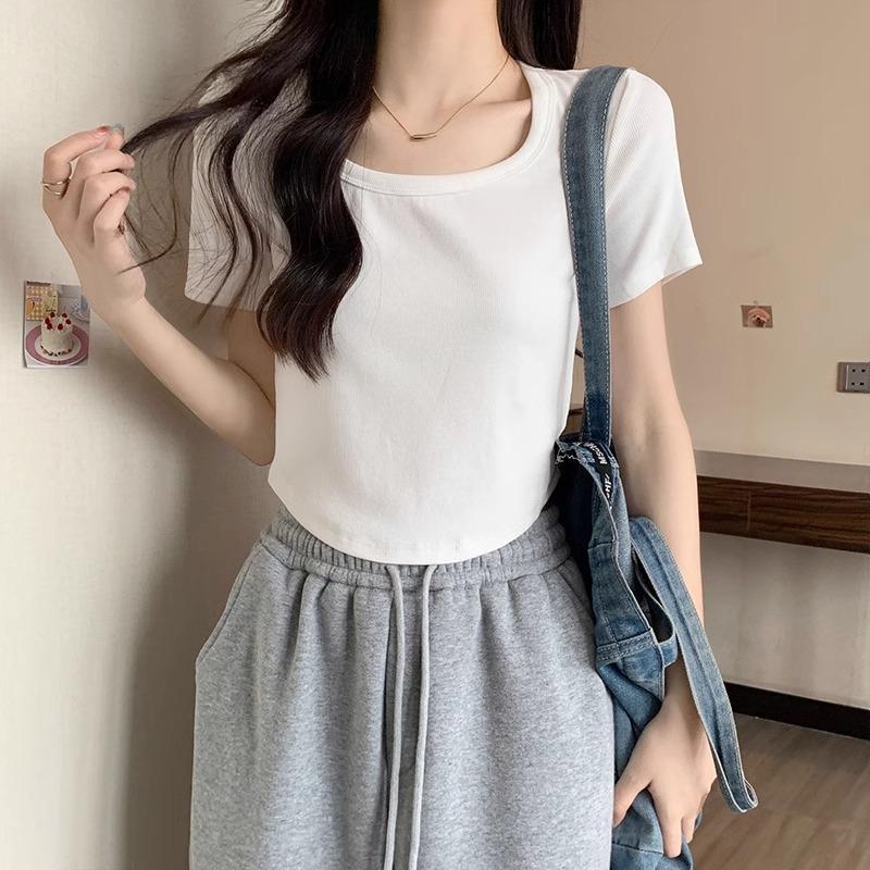 T-shirt Estiva da Donna 2026 con Scollo Quadrato e Orlo Curvo