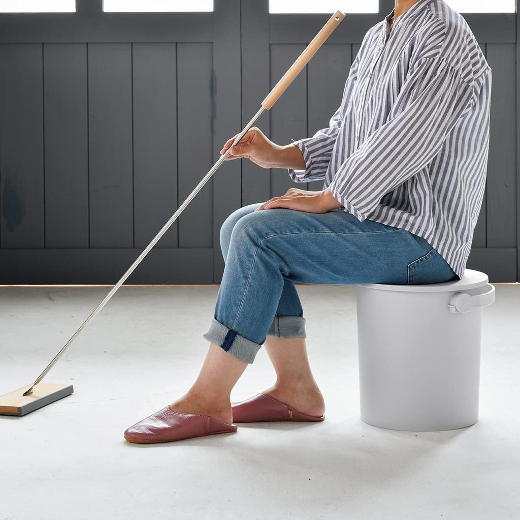 JEJ Astage Fermat Bucket (20L, Black) - Suitable for sitting, toy storage, and outdoor use. Weight capacity: 150kg. Dimensions: 37cm (W) x 33.5cm (D)
