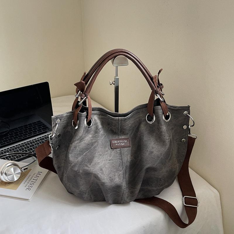 Women s Retro Distressed Large Capacity Crossbody Tote - Textured Handheld Bag for Early Autumn Commute (2025 Edition)