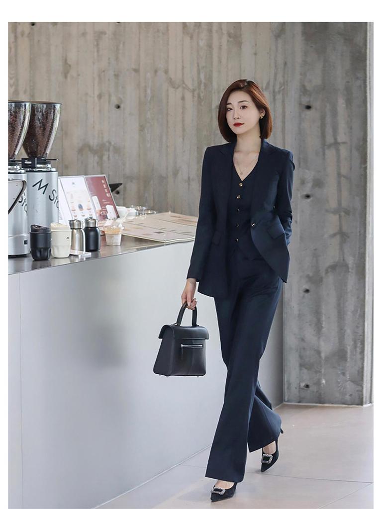 Dreiteiliger Anzug aus hochfeiner Wolle für Frühling/Herbst: Slim Fit Weste & Schlaghose