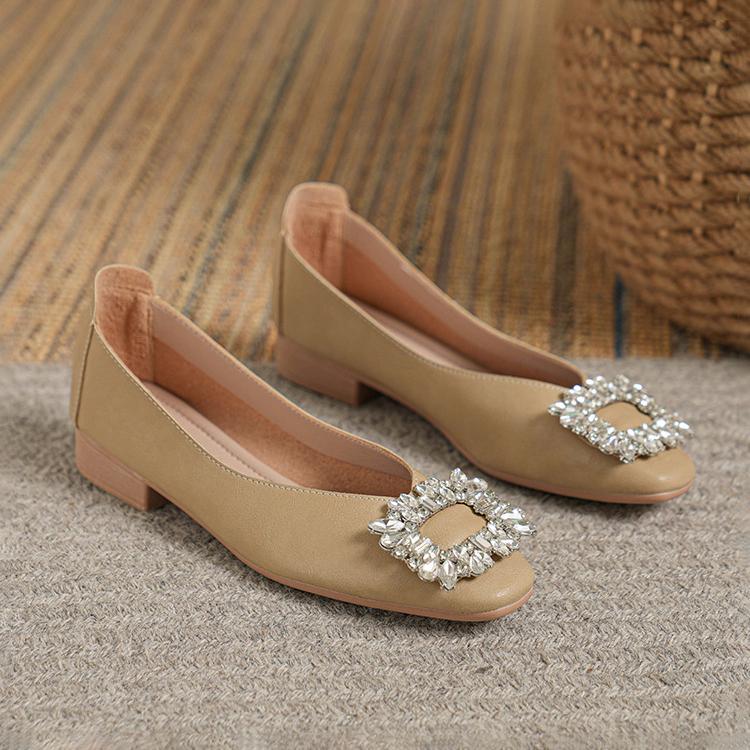 Water Diamond Buckle Flat Bottomed Shallow Mouth Square Toe Comfortable Soft Soled Bean Shoes