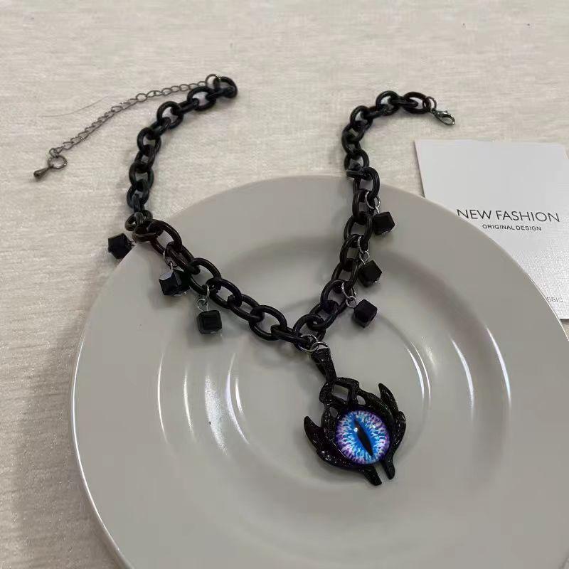 Dark Wind Devil's Eye Necklace Niche Hip Hop Necklace Design Collarbone Chain Men's and Women's Couples Trendy Brand