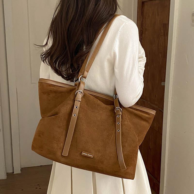 Large Capacity Bag, Versatile for Women, College Style Shoulder Bag, Commuting Tote Bag, Casual Armpit Bag