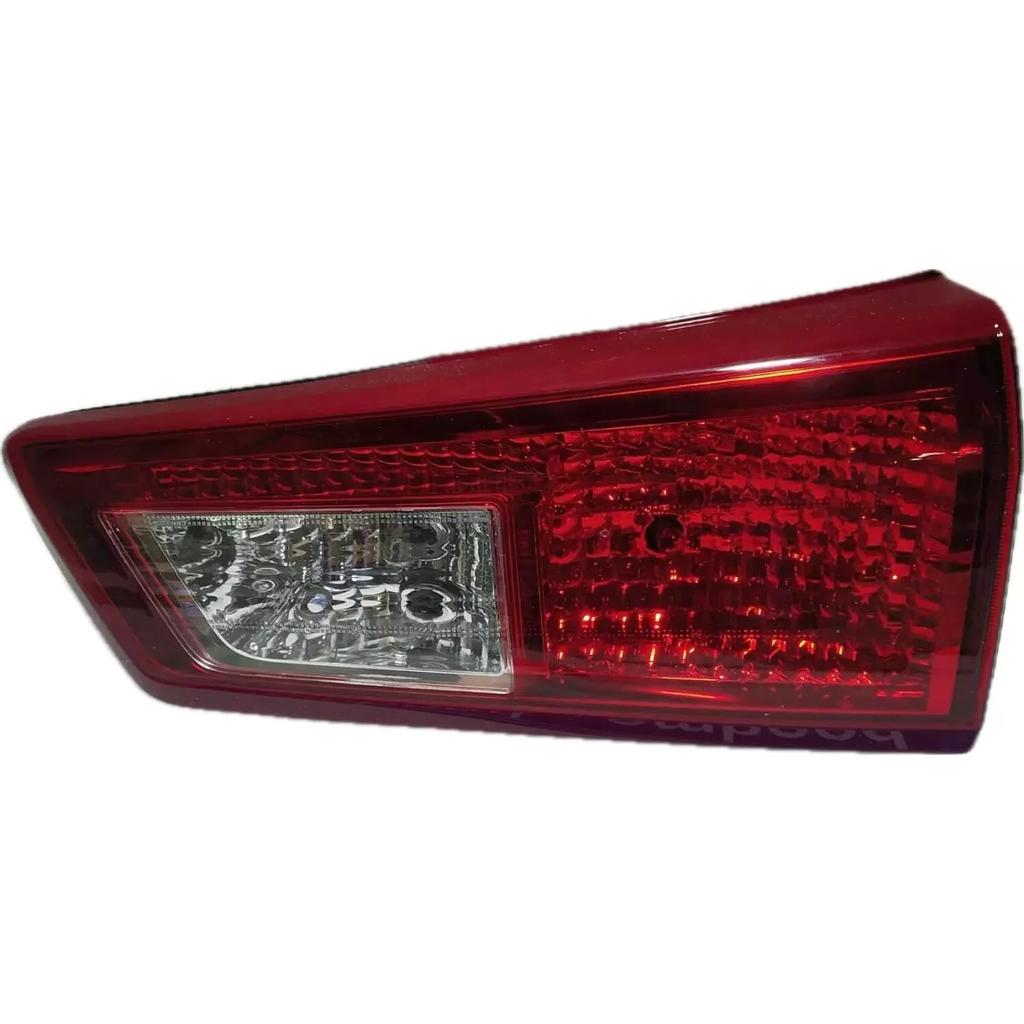 Taillight/Dicky light assembly For Toyota Innova CRYSTA 2016 Present PAIR