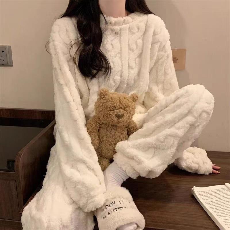 Winter Velvet Pajama Set, Suitable for Women - Long Sleeved Top and Matching Pants, Warm and Comfortable Sleeping Outfit, Cute Pajama Set
