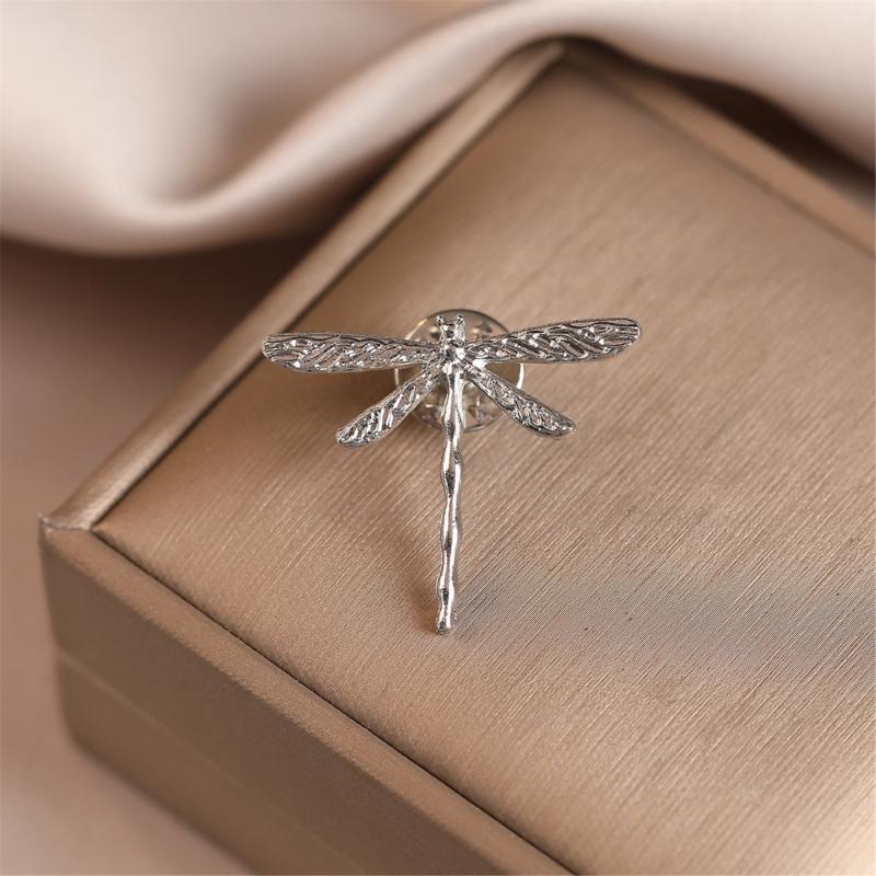 Graceful Dragonflies Brooch For Women Fashion Accessory Alloy Metal Pin For Dress Blouse Jackets Decoration