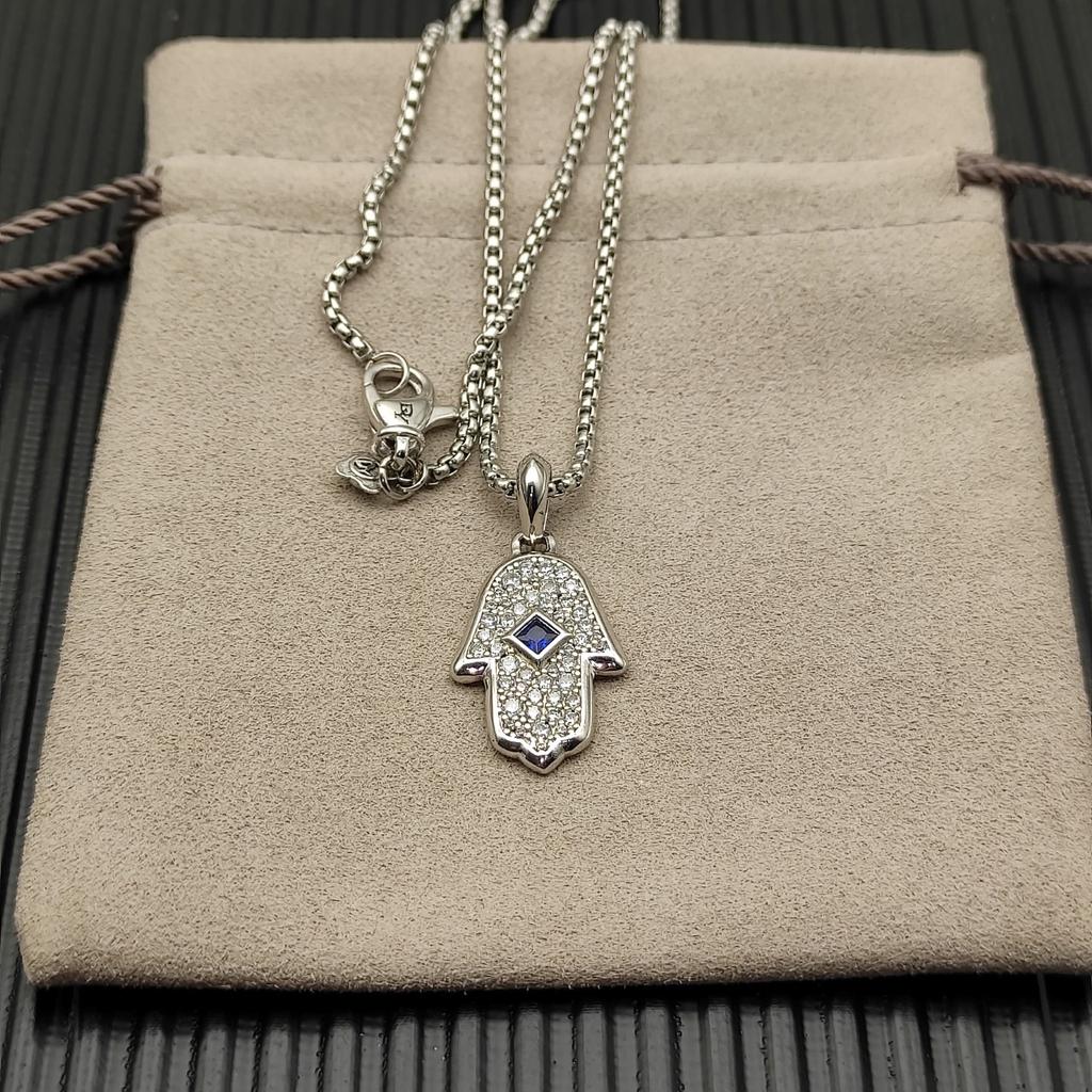 2026 New Classic Star Interlocking Pendant Necklace, Exquisite and Elegant Jewelry Suitable for Any Occasion Men and Women XL08