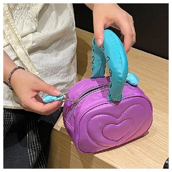 

Original Design Pink Heart Portable Makeup Bag Fashion Cosmetic Organizer for Women Small Hand-held Toiletry Bag Wholesales New Middle фіолетовий
