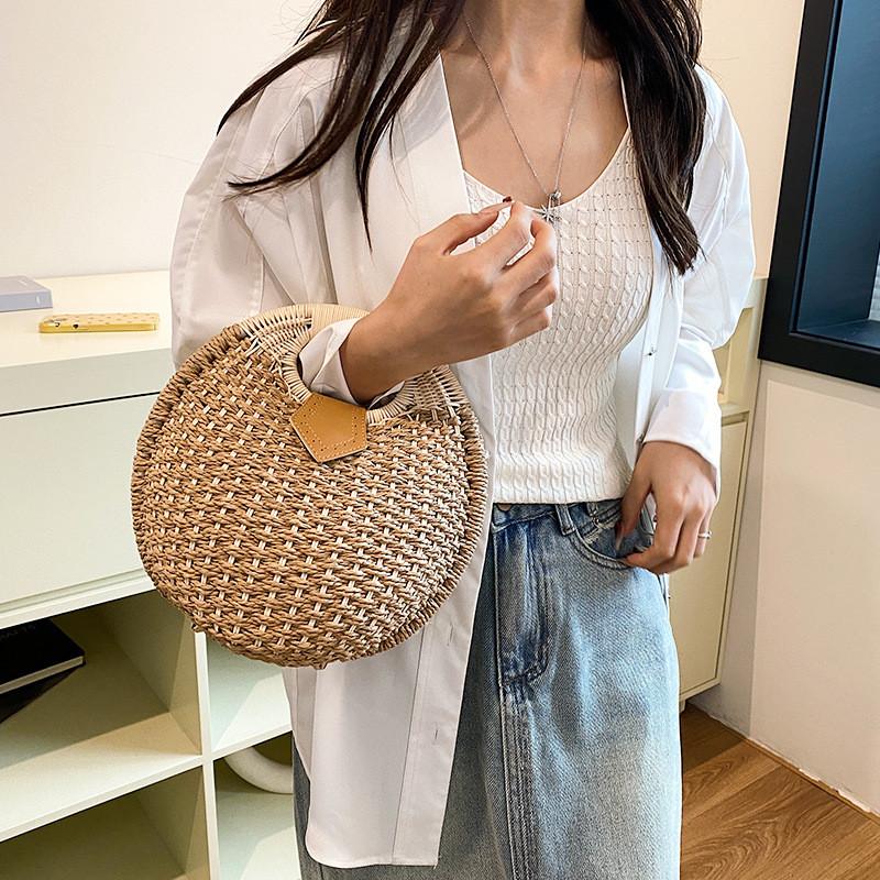 Woven Straw Shell Handbag With Magnetic Closure For Casual Day Use