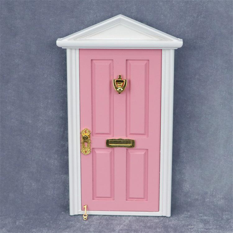 1:12 Pink Roof Dollhouse Door Christmas Decoration Model