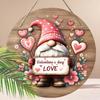 Valentine's Day Gnome "LOVE" Wooden Sign, Round Front Door Decor, Romantic Heart Wall Hanging - Ideal Valentine's Day Gift