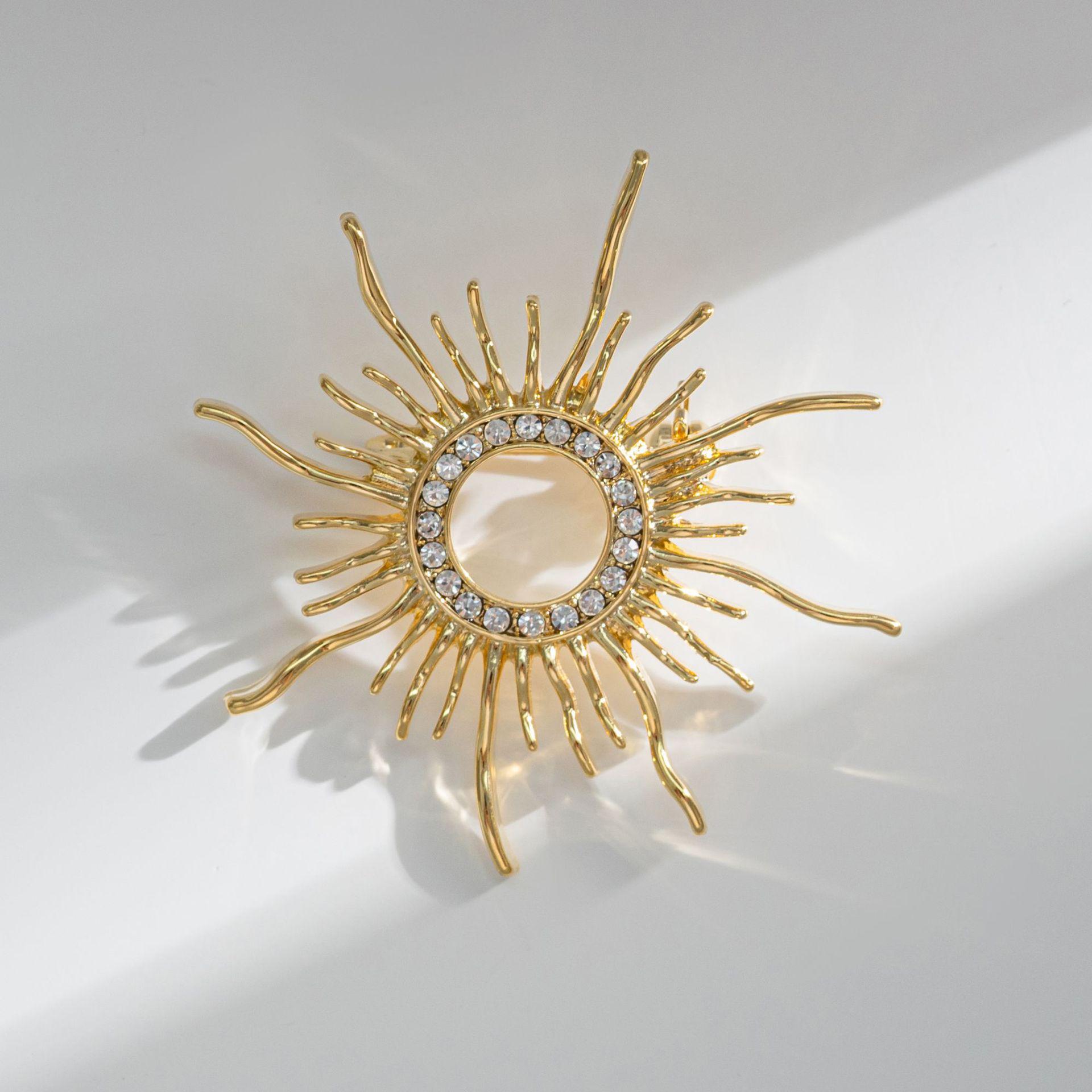 High-Grade Metal Crystal Sunflower Lapel Pin for Men & Women