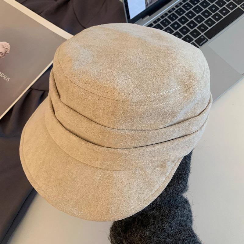 British Suede Equestrian Beret: Retro Flat Top Painter Hat for Autumn & Winter