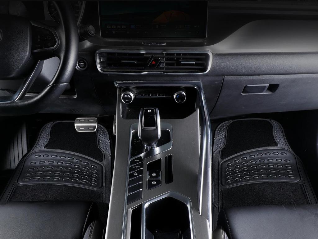 Four-Piece Universal PVC Car Floor Mats - Anti-Slip, Waterproof, Heat-Resistant Interior Protection.