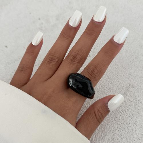 

Fashion Black White Acrylic Resin Finger Rings for Women Simple Vintage Irregular Geometric Rings Female Personality Jewelry
