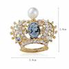 Vintage Crystal Crown Cameo Brooch Lightweight Rhinestone Queen Lapel Pin for Women Graduation Ceremony Wear