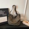 Leopard Print Shoulder Bag Women's Crossbody Bag Large Capacity Tote Bag Commuter Underarm Bag