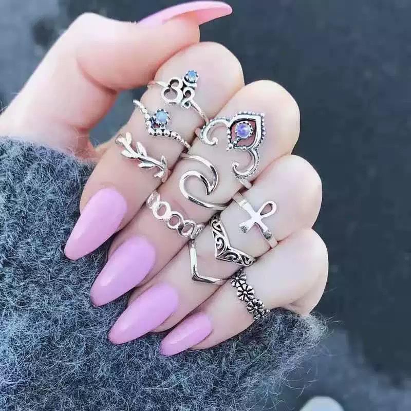 Retro Floral Carved Multi-Piece Stacking Ring Set