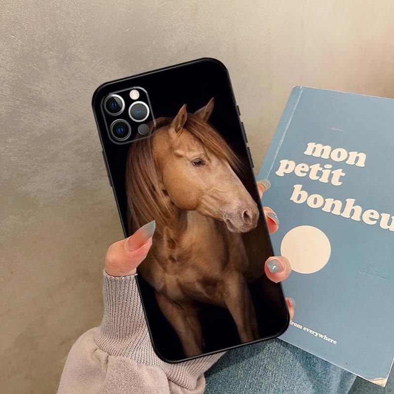 Beautiful Elegant Brown Horses Case For iPhone 17 Air 14 16 15 11 12 13 Pro Max 12 mini XR 15 16 Plus 16e Back Cover Shell