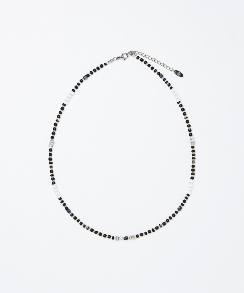Marcoroho Mother-Of-Pearl Bead Necklace [Mother-Of-Pearl Chest]