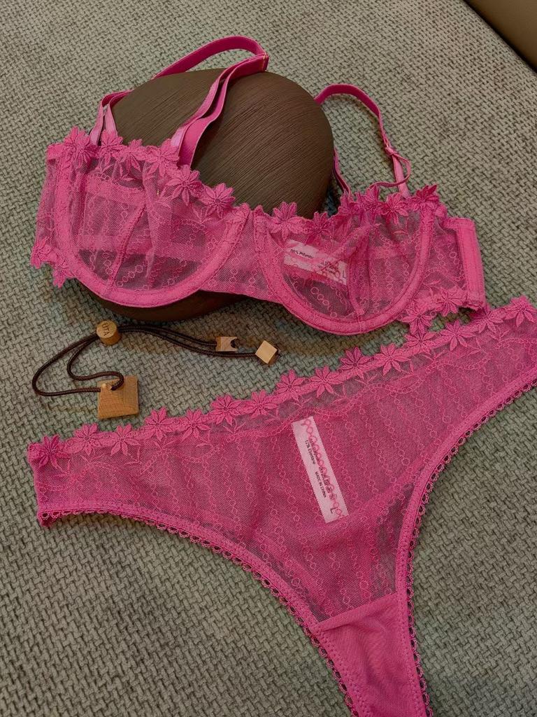 French Sexy Underwear Ultra-thin Half Cup Embroidered Lace Bra Large Chest Small Size Erotic Underwear