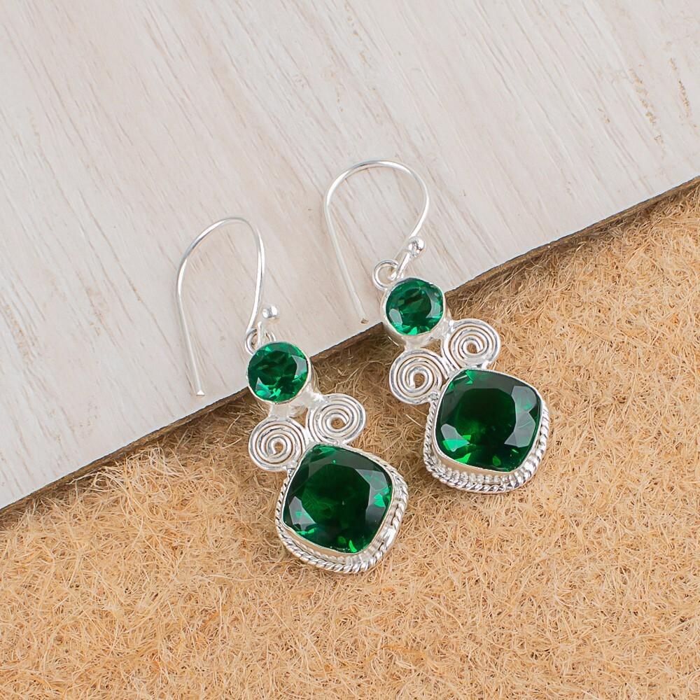 

Хромовый диопсид Драгоценный камень 925 Стерлинговое серебро Ювелирные изделия ручной работы Серьги 1.12 EE-69-10