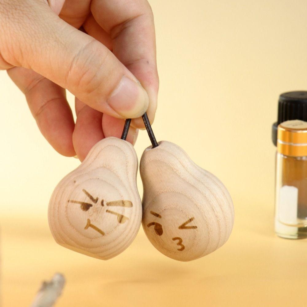2pcs Cute Snow Pear Diffuser Handmade Perfume Diffuser Solid Wood Ornaments  Study Display