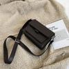 Vintage ramenní taška pro ženy PU kůže Small Square Bag Fashion Crossbody kabelka Nová trendy dámská kabelka vak