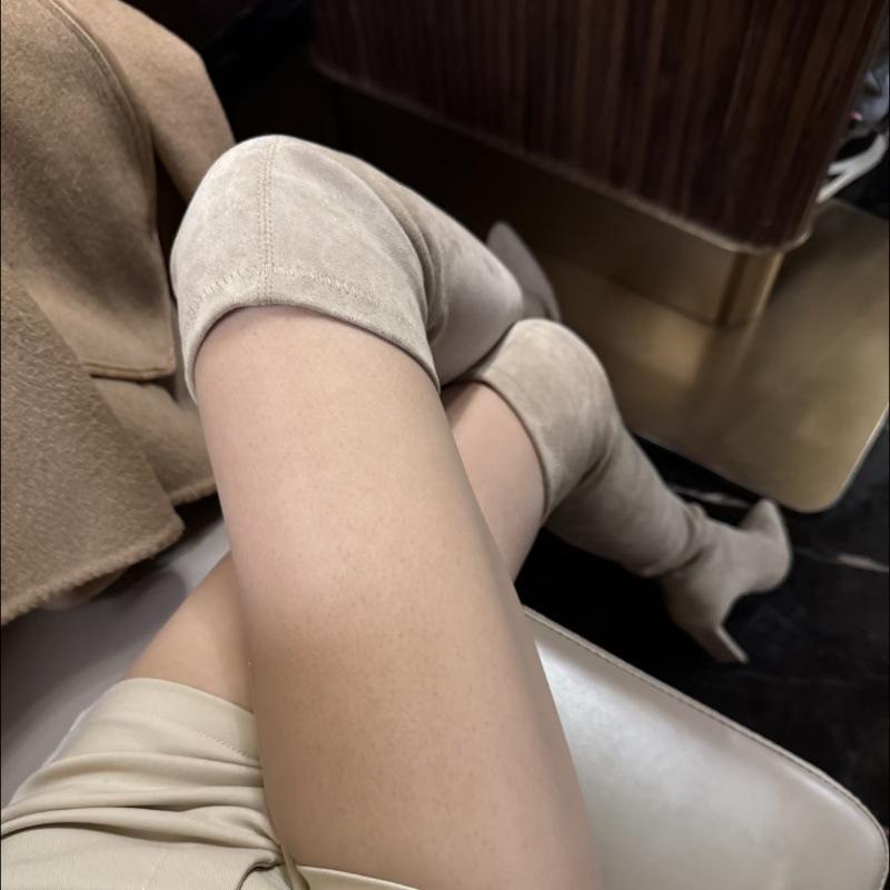 

2025 новые осенне-зимние тонкие черные ботфорты женские эластичные тонкие ботинки высокие ботинки длинный голенище острый носок высокий каблук 42