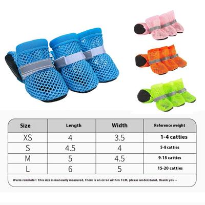 4 Pares de Botas de Resfriamento de Verão para Cães para Passeios Noturnos Sapatos de Malha Respirável para Cães com Tiras Refletivas e Sola Macia para Proteção das Patas