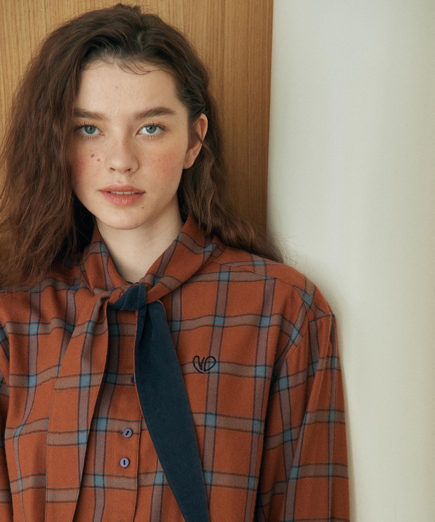 Near And Dear Scarf Collar Check Shirt_Brown