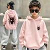 Latest children's retro fun spider-print pullover hoodie. Boys' and girls' loose and comfortable turtleneck sweaters.