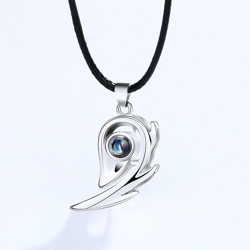 "I Love You" Projection Necklace with Magnetic Love Couple Design - Multilingual 100 Languages Pendant Pair.