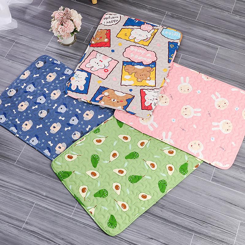 The  Pet Sleeping Mat Is Cool And Comfortable In Summer. It Is Suitable For Large, Medium And Small Cats And Dogs To Sleep In