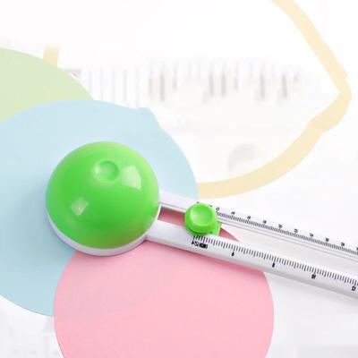 Kulatý řezač kulatý Řezač papíru Multifunkční řezač papíru Umělecká díla Studenti DIY Příručka Výroba blahopřání kulaté Měřidlo