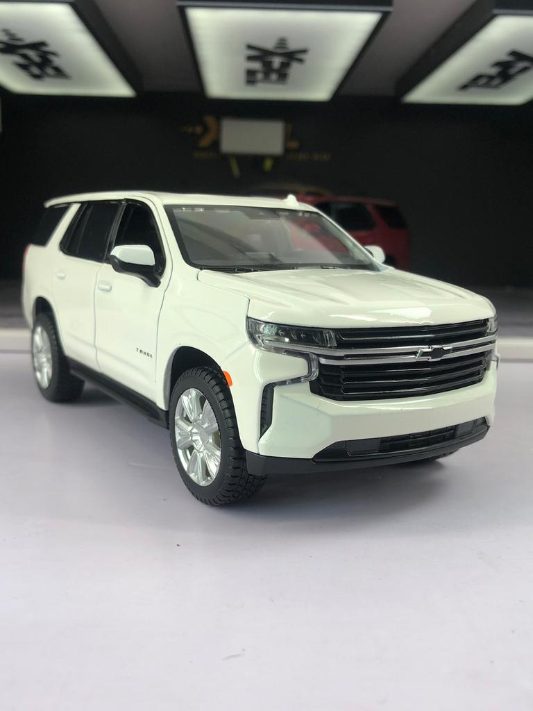 Maisto 1:26 2021 Chevrolet Tahoe car model, zinc alloy metal decoration, collectible gift car