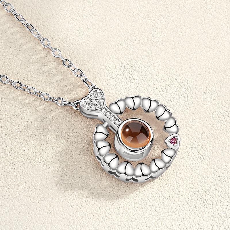 Love Memory Necklace: Projects 'I Love You' in 100 Languages, TikTok-Style Couple's Copper Clavicle Chain