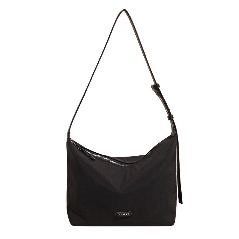 

Korean version of simple underarm bag trend dumpling bag women s 2025 autumn new casual shoulder bag commuter messenger bag чорний