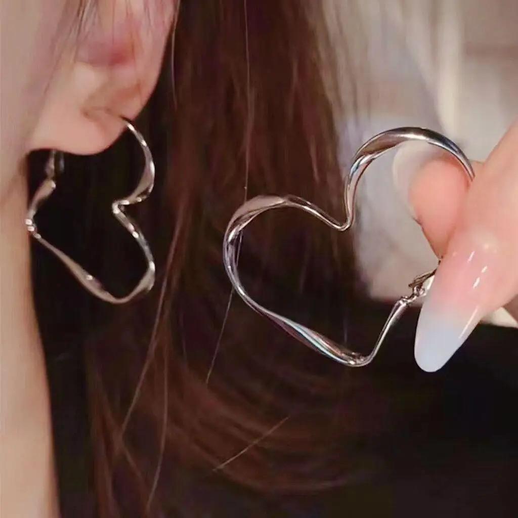 Fashion Vintage Gold U Earrings For Women Metal Earing Jewelry Trending New Korean Silver Oval Hoop Earrings