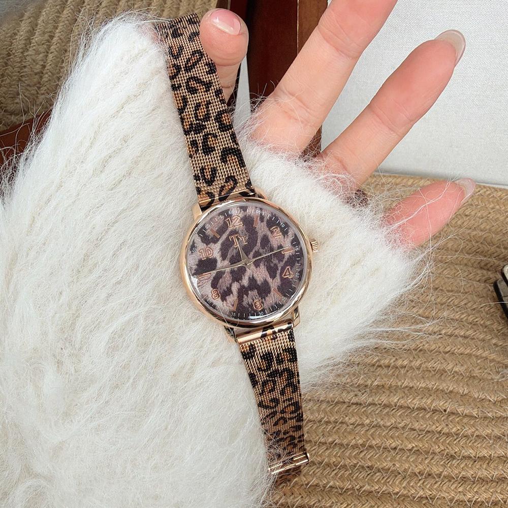 Tianta Fashion Roségold Leopardendruck Uhr Damen Nische Weizenähre Leopardendruck Netzarmband Personalisierte Große Zifferblatt
