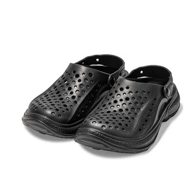 Fashion White EVA Soft Sole Men Clogs Slippers Casual Hole Beach Sandals Outdoor Men Garden Shoes Summer Sandals Home Slides Male