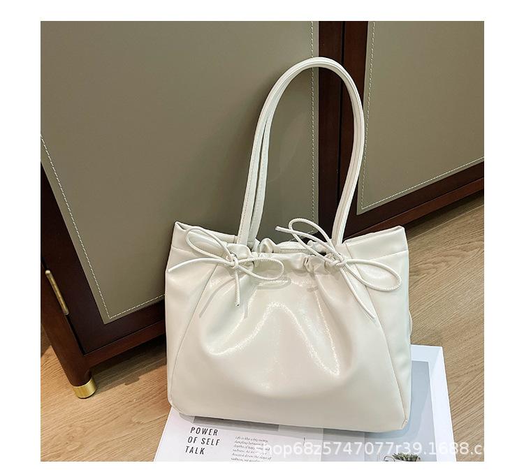 

Casual retro pleated women s bag underarm shoulder bag 2025 new large-capacity versatile commuter women s tote bag