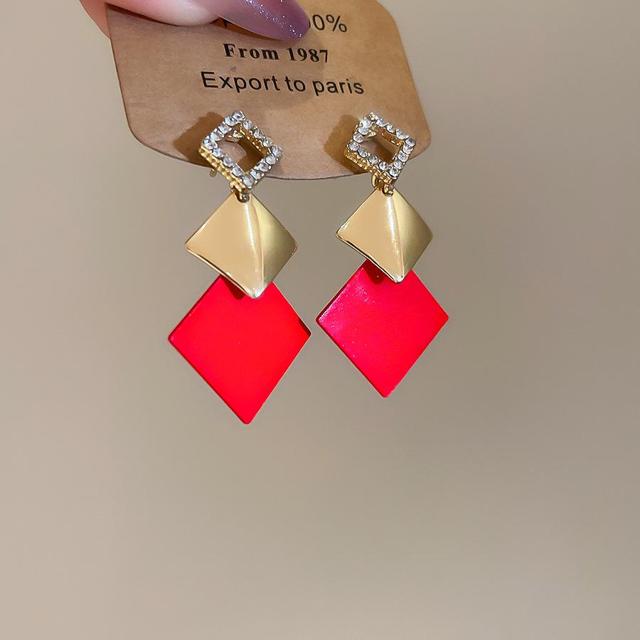 Luxuriöse Rote Blume Quastenohrringe: Stilvolle, Hochwertige Statement-Ohrstecker für Damen