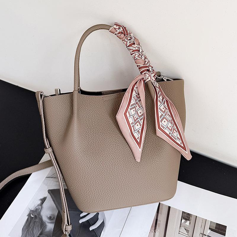 2025 New High-End Bucket Bag, Genuine Leather, Large Capacity, Women's Bag, Top Layer Cowhide, Commuting Basket Bag