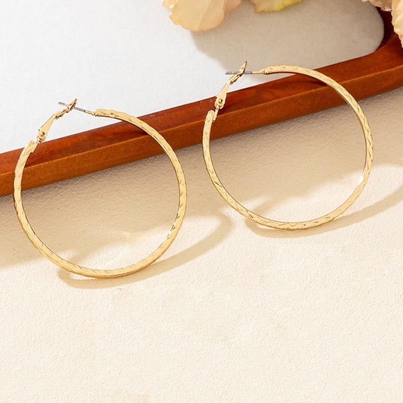 Серьги-пусеты с полым бантом, серьги с изысканным темпераментом и индивидуальным дизайном, новые ретро