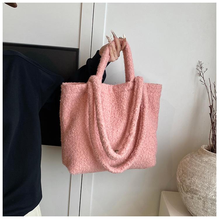 2025 new Korean version plush soft waxy shoulder bag underarm bag large capacity commuter portable tote bag