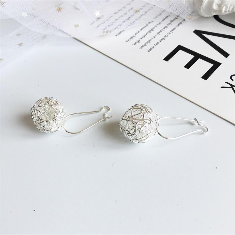 

Персонализированные милые дикие серьги, модные полые сферические серьги, модные женские аксессуары ADM