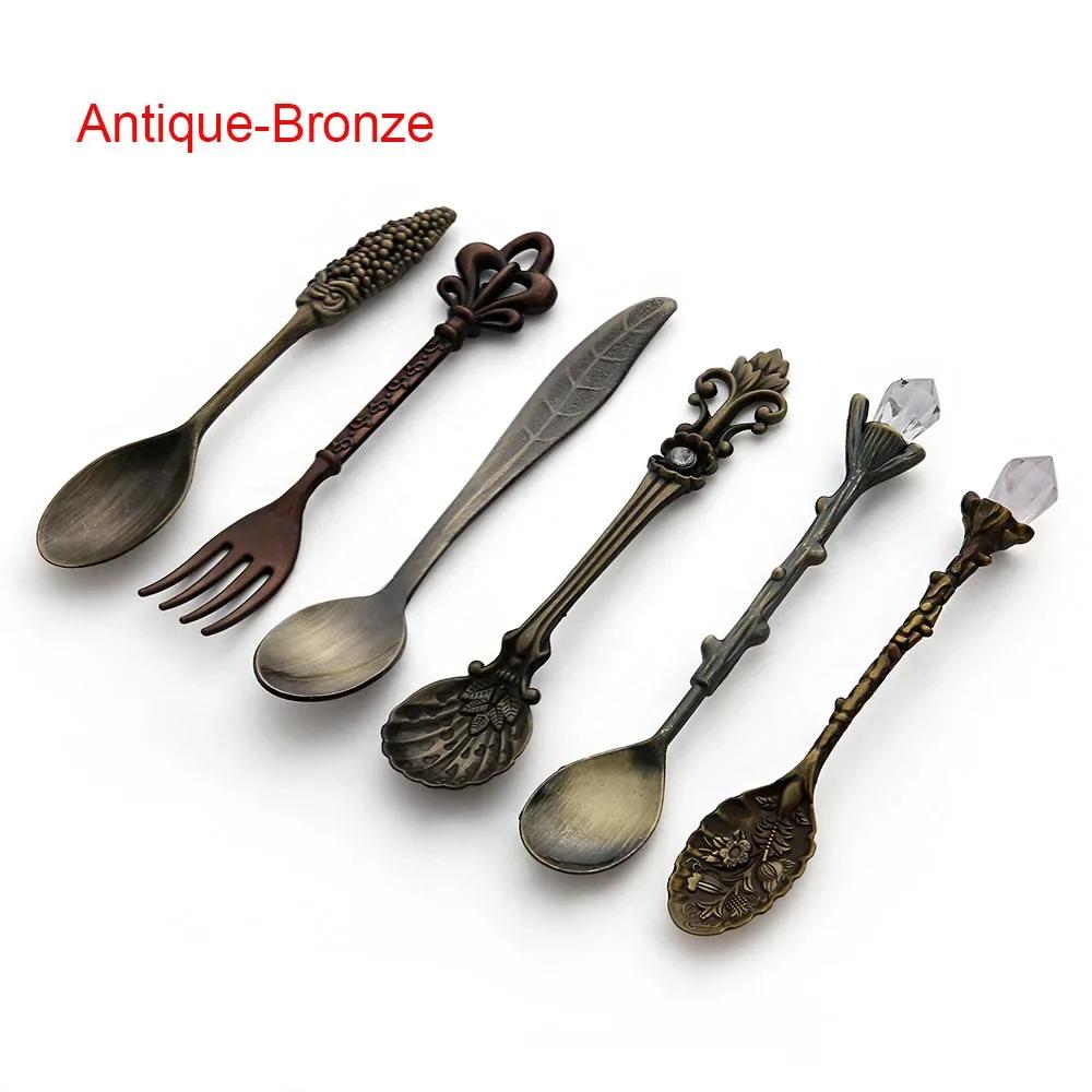 

1set 6pcs Mini Gold Metal Carved Royal Style Dessert Fork Teaspoon Kitchen Tool for Coffee Snacks Fruit Prikkers