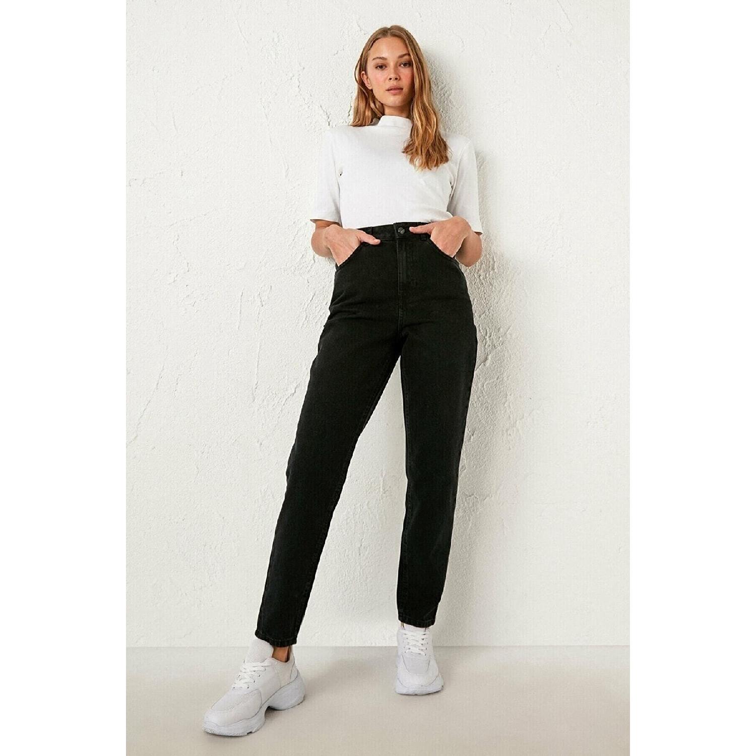 

См. нашу таблицу размеров брюк Julia Black Lycra Mom Jean. 27 синий